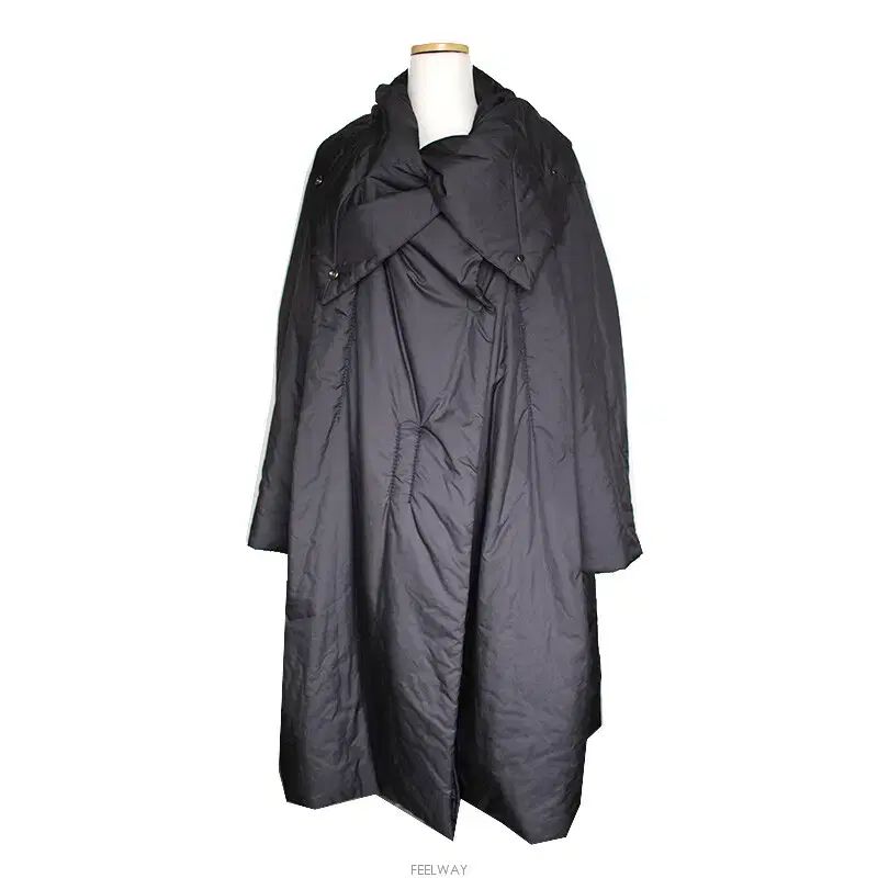 イッセイミヤケ　ダウンコート ISSEY MIYAKE ダウンロングコート ジャケット 素材切り替え 日本