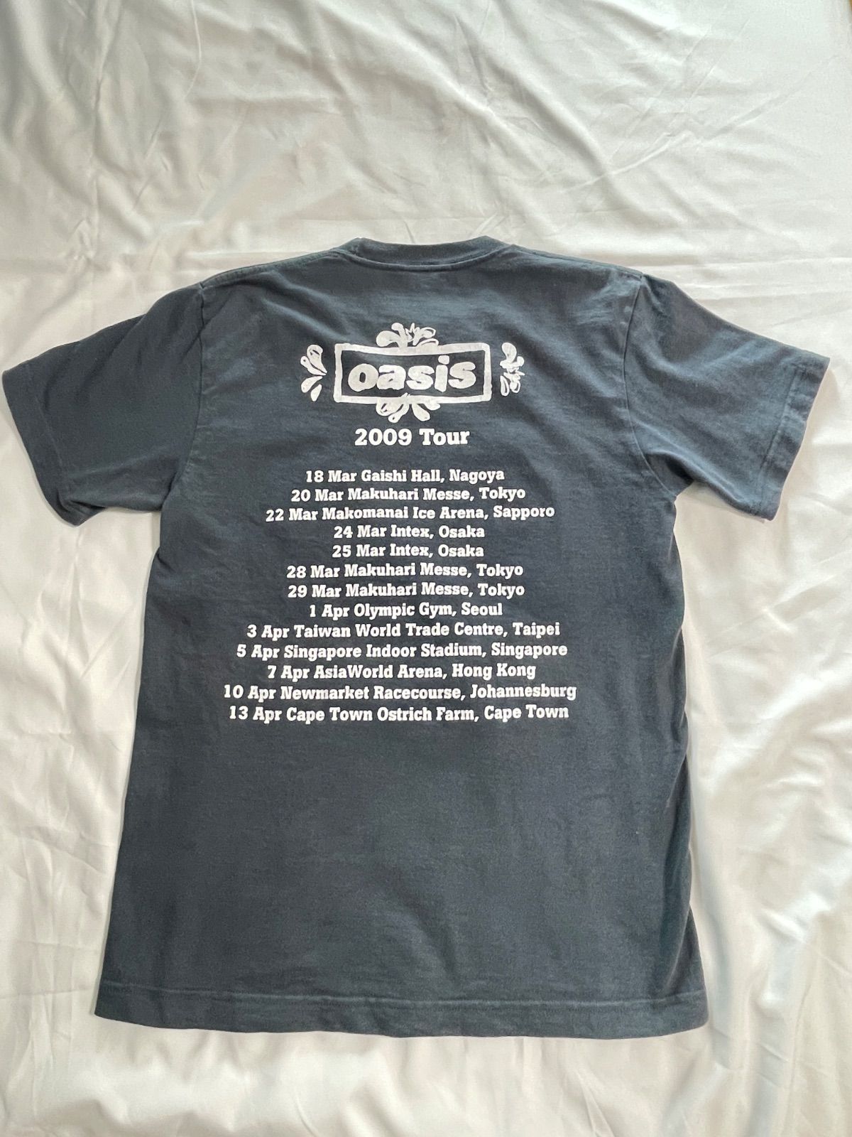 oasis オアシス　ツアー　Tシャツ　JAPANツアー　2009 3月まで】OASIS ツアーTシャツ 2009 Japan Tour オアシス - メルカリ