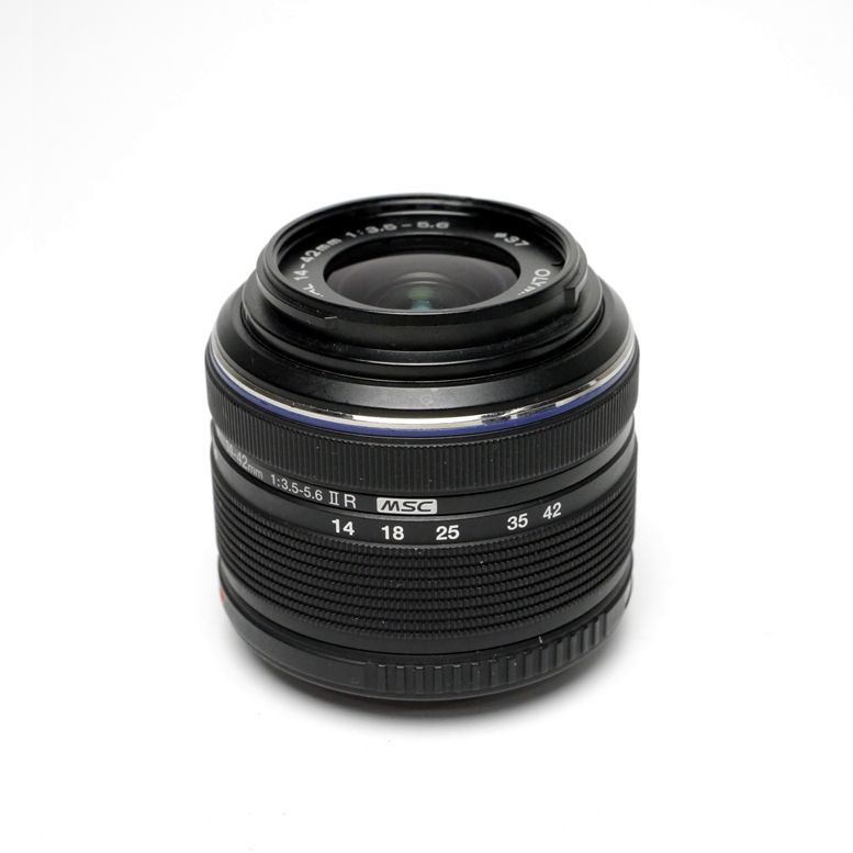 OLYMPUS 標準ズームレンズ M.ZUIKO DIGITAL 14-42mm F3.5-5.6II R ブラック【中古・良品】動作確認済み