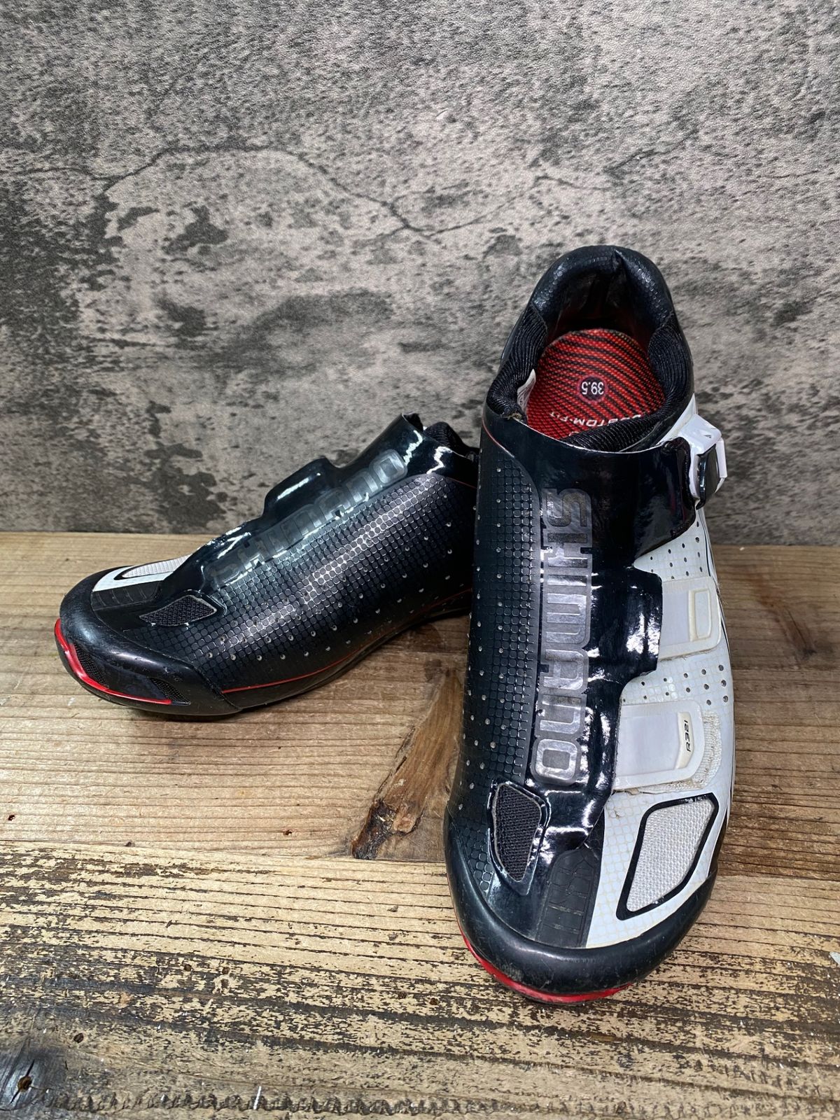 新品 ビンディングシューズ シマノのビンディングペダル と新品