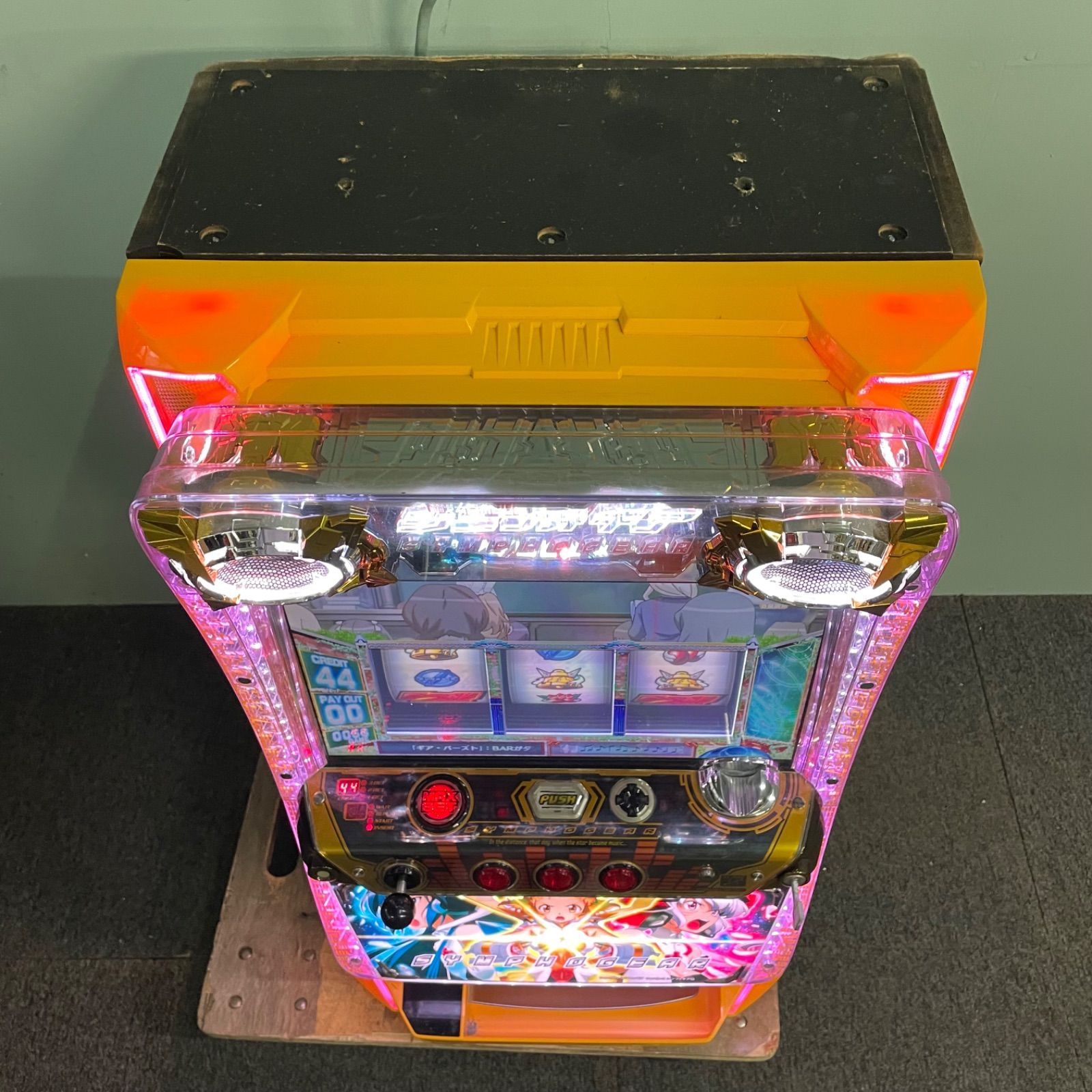 パチスロ 戦姫絶唱シンフォギア（5号機）不要機仕様【送料込み】 送料込み】戦姫絶唱シンフォギア 5号機 コイン不要機付き SANKYO