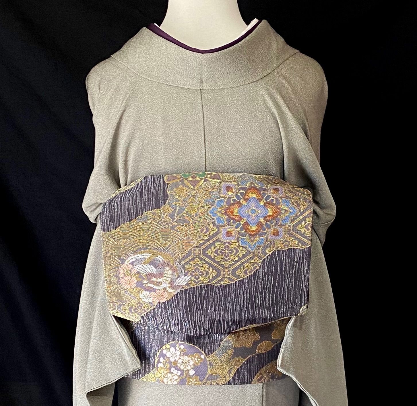 華門の紫の袋帯〉雨縞 紫色グレー味 軽め 未使用 織り出し - メルカリ 