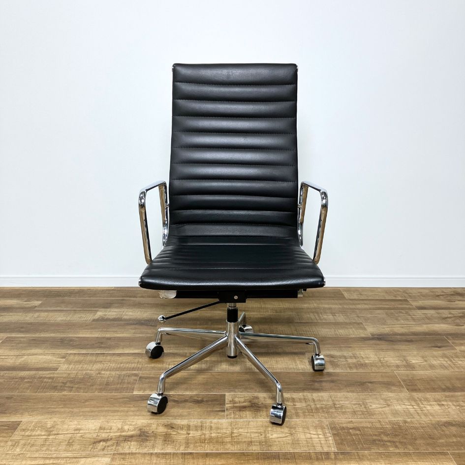 リプロダクト家具