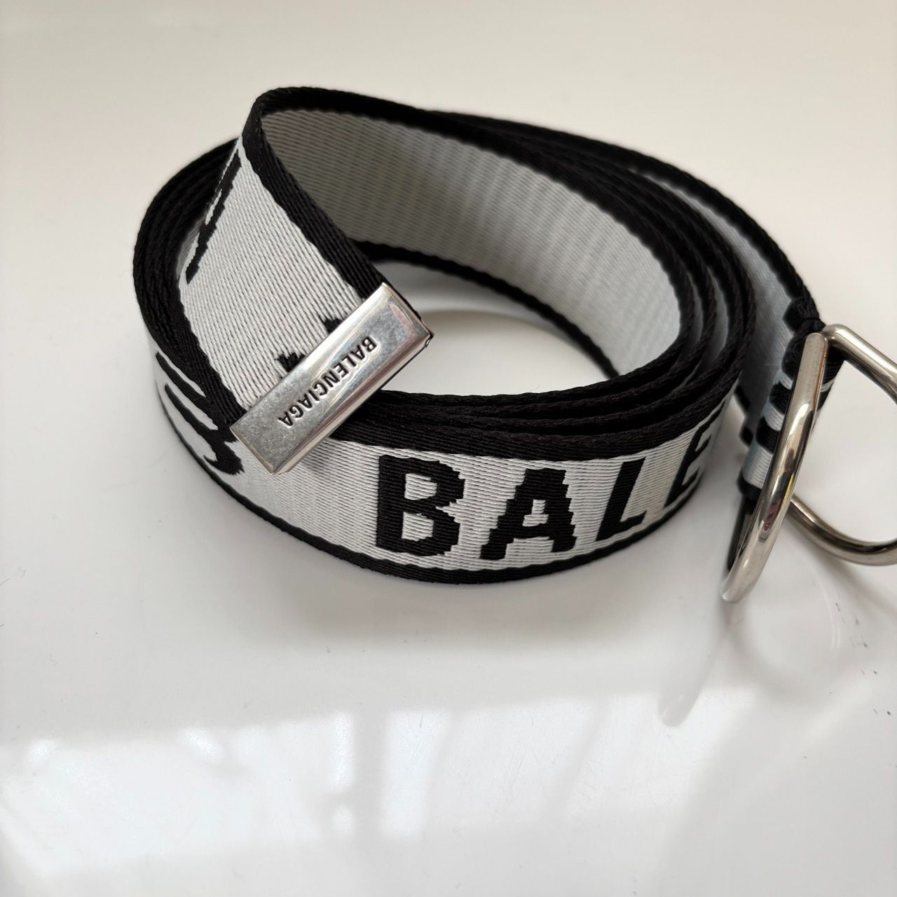 現行モデル BALENCIAGA バレンシアガ D RING ベルト ロングベルト ロゴ 現行モデル BALENCIAGA バレンシアガ D RING ベルト ロングベルト ロゴ