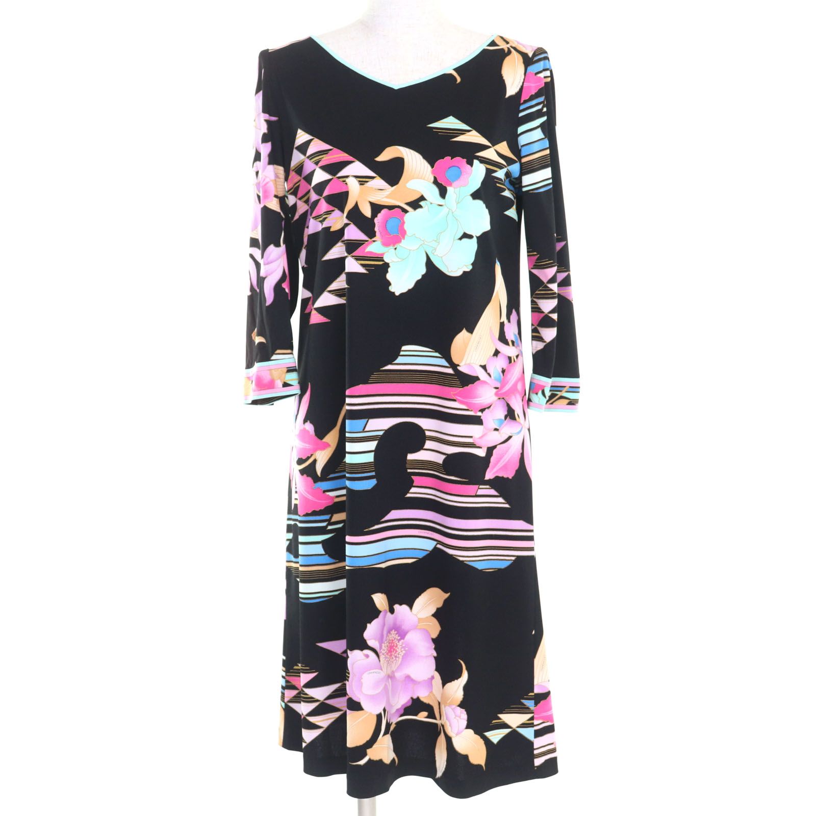 LEONARD FASHION レオナール ファッション 花柄 Vネック ひざ丈 七分袖 ワンピース ブラック マルチ 2 日本製 正規品 レディース