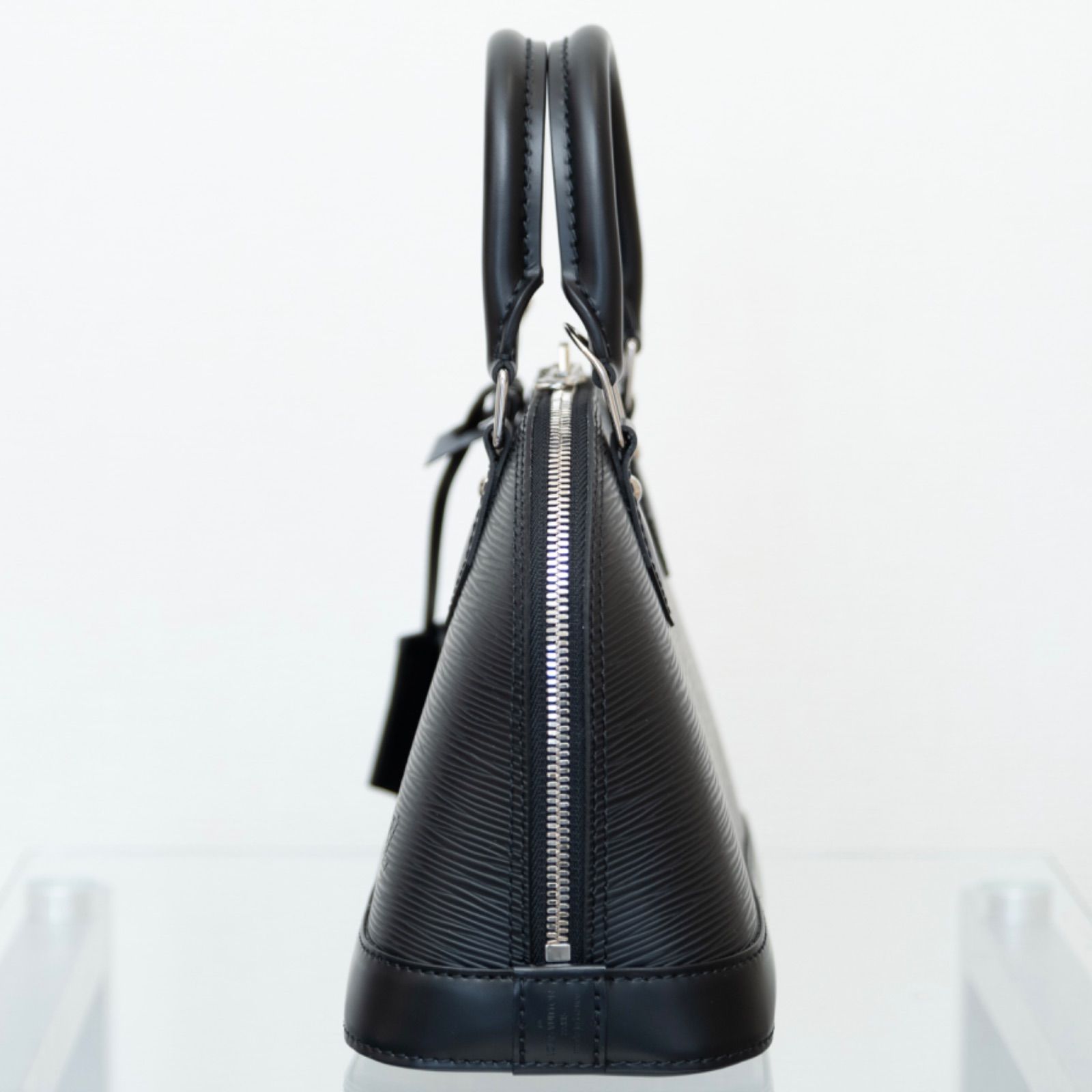 未使用】アルマBB エピ ブラック(黒) ルイヴィトン ハンドバッグ