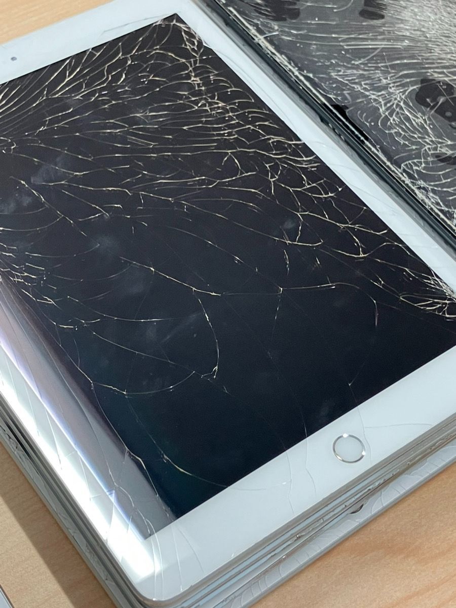 ジャンク品】iPad 第6～8世代 32GB 画面割れ 14台セット 送料無料