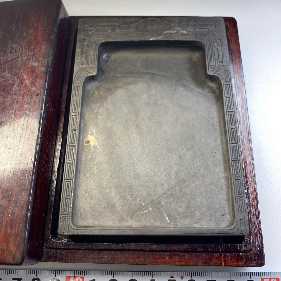 中国古玩 水巌入 上彫硯石 ケース付 457g 東Y6-0710④