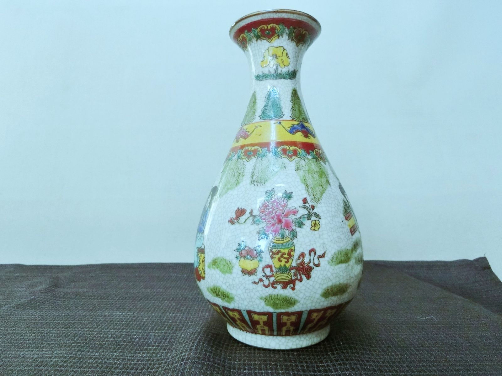 彩キレイ！【美人画色絵花瓶 描きこみ全体花器 在銘 中国・GB】☆鑑賞