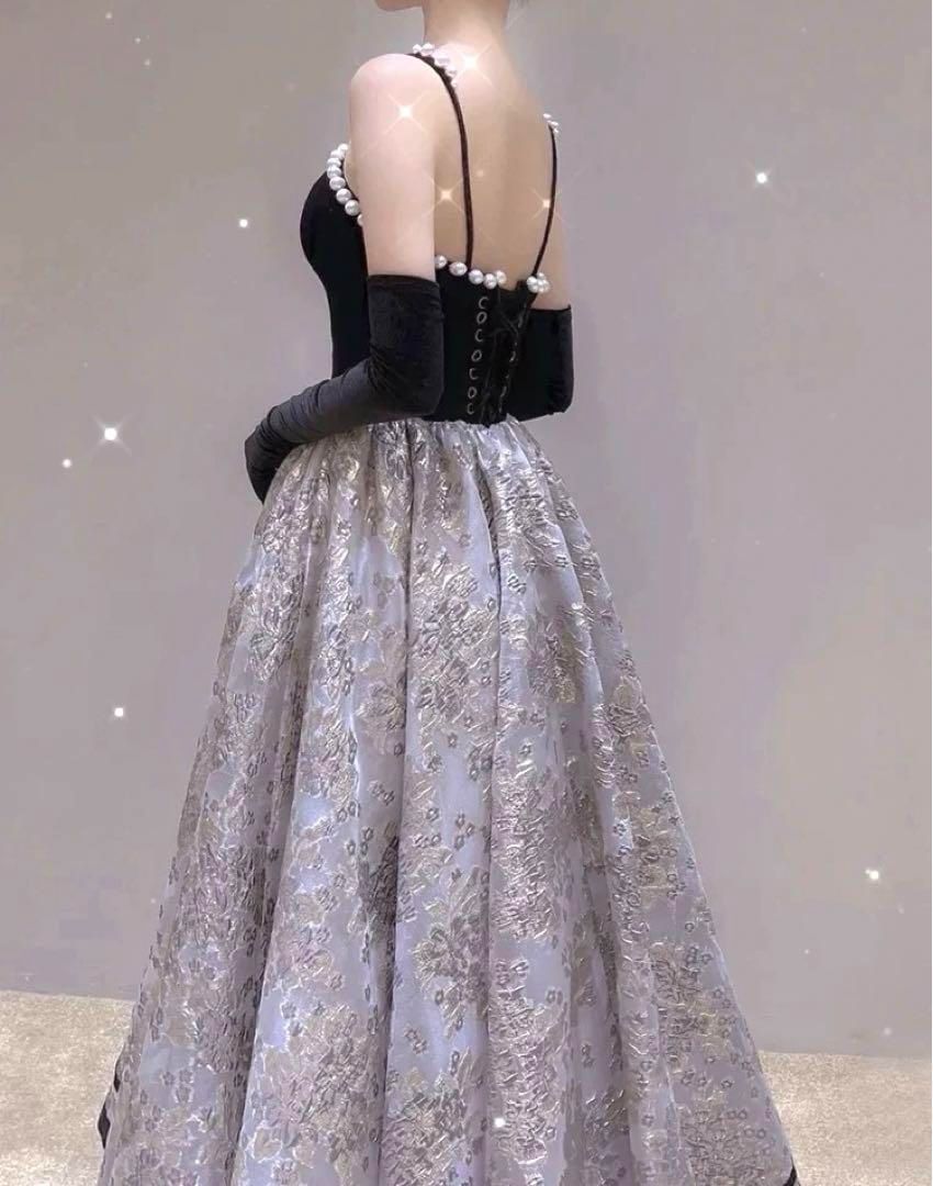 パールに花柄に裾のラインがオシャレで