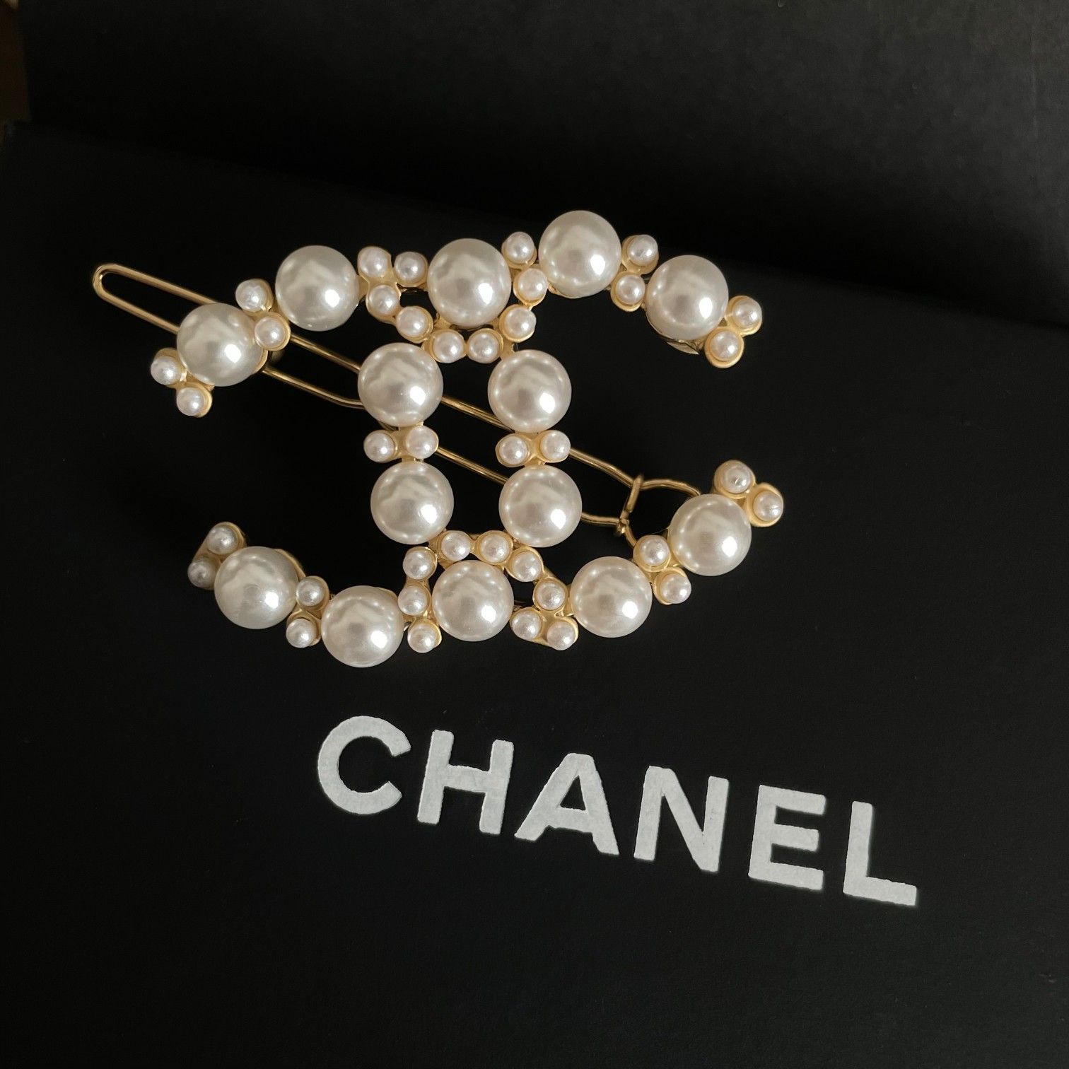 今日特価】Chanel シャネル 新デザイン ヘアピン 入荷? - メルカリ