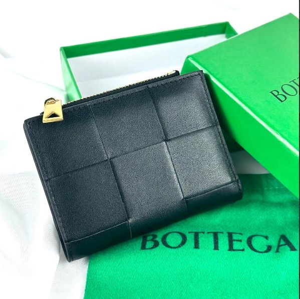 ボッテガヴェネタ 財布 二つ折り  BOTTEGA VENETA 折り 財布 二つ折り コンパクトウォレット メンズ レディース ユニセックス  美品譲渡