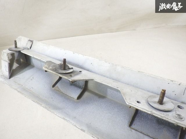スカイライン　R31  ガーニッシュ フィニッシャー　白　※フォロー割OK 割れなし！】 日産 純正 HR31 R31 スカイライン リア