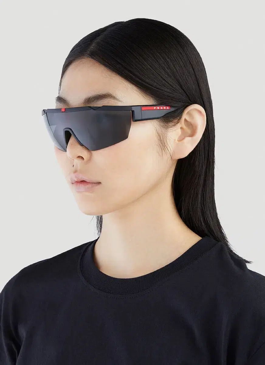 Prada プラダ リンディ ローザ サングラス 黒