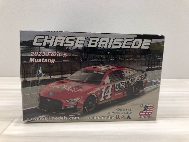 模型・プラモデル チェイス・ブリスコー マヒンドラトラクター