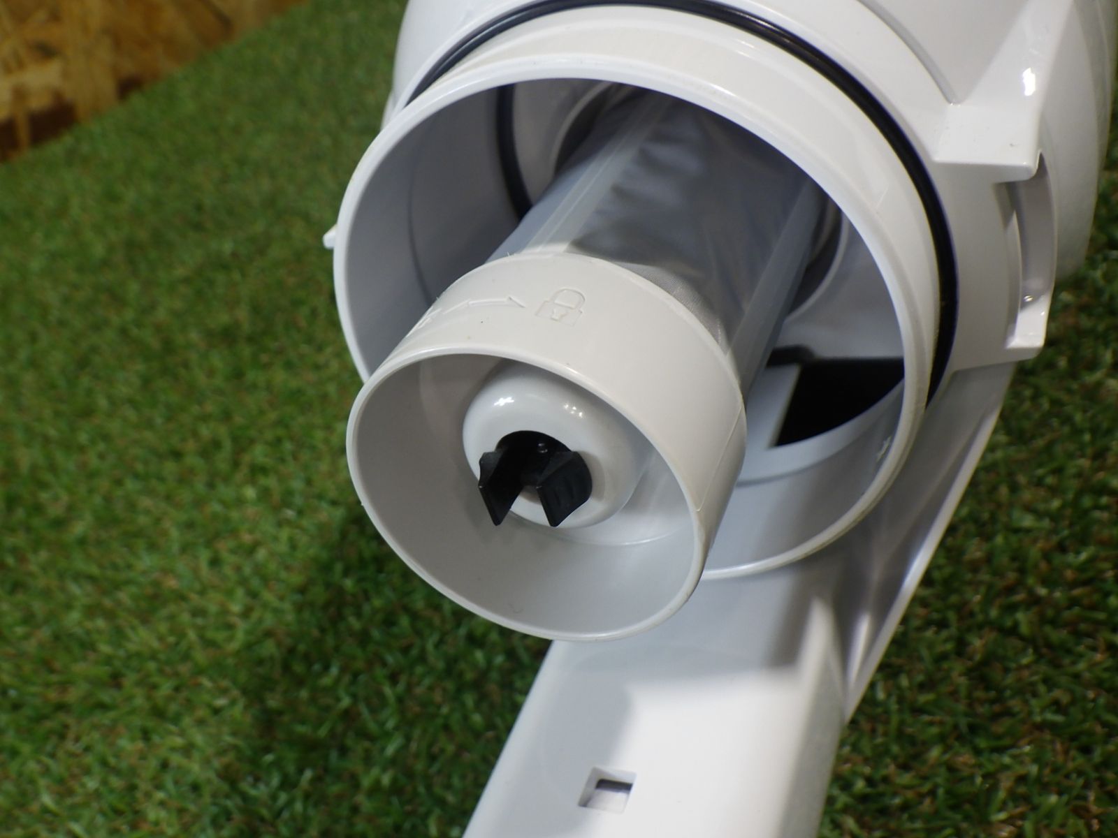 充電式クリーナ 白