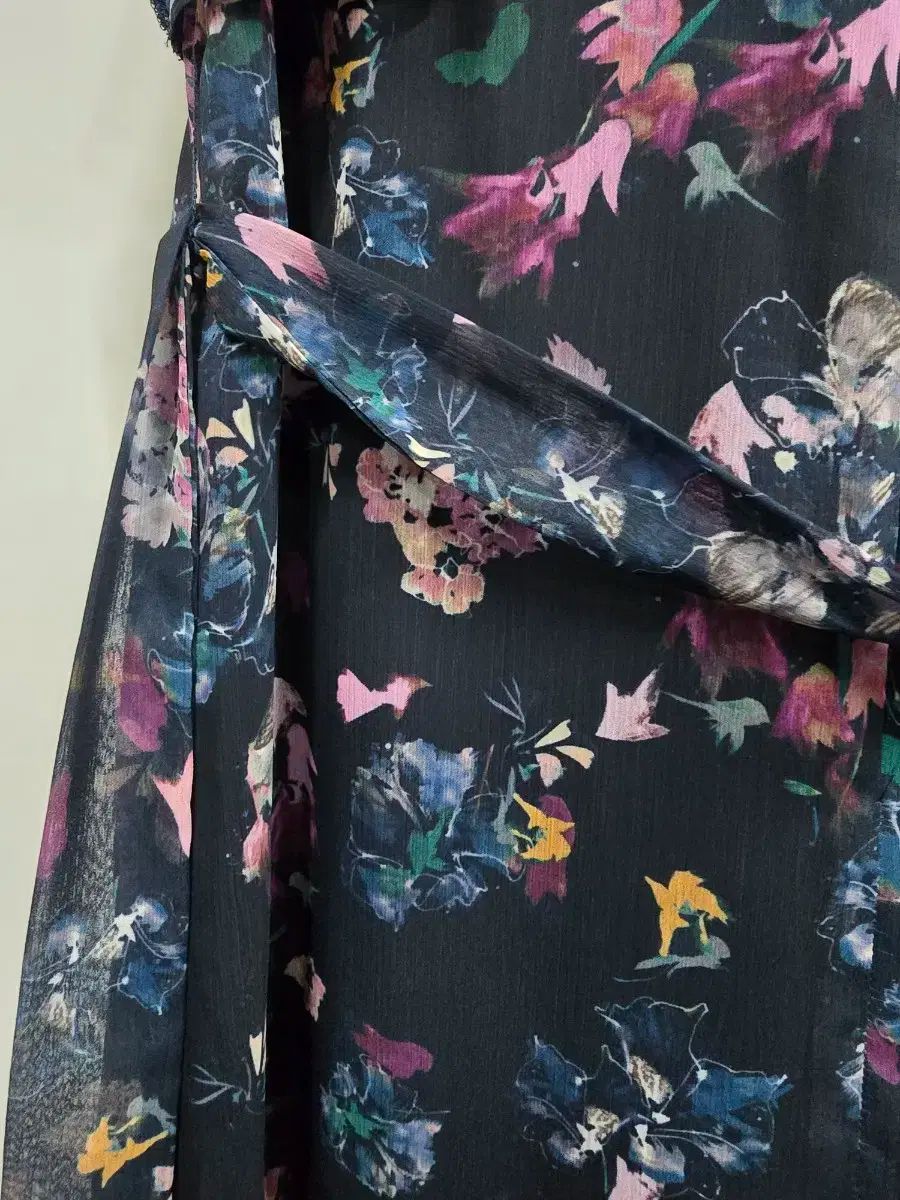 シフォンワンピース