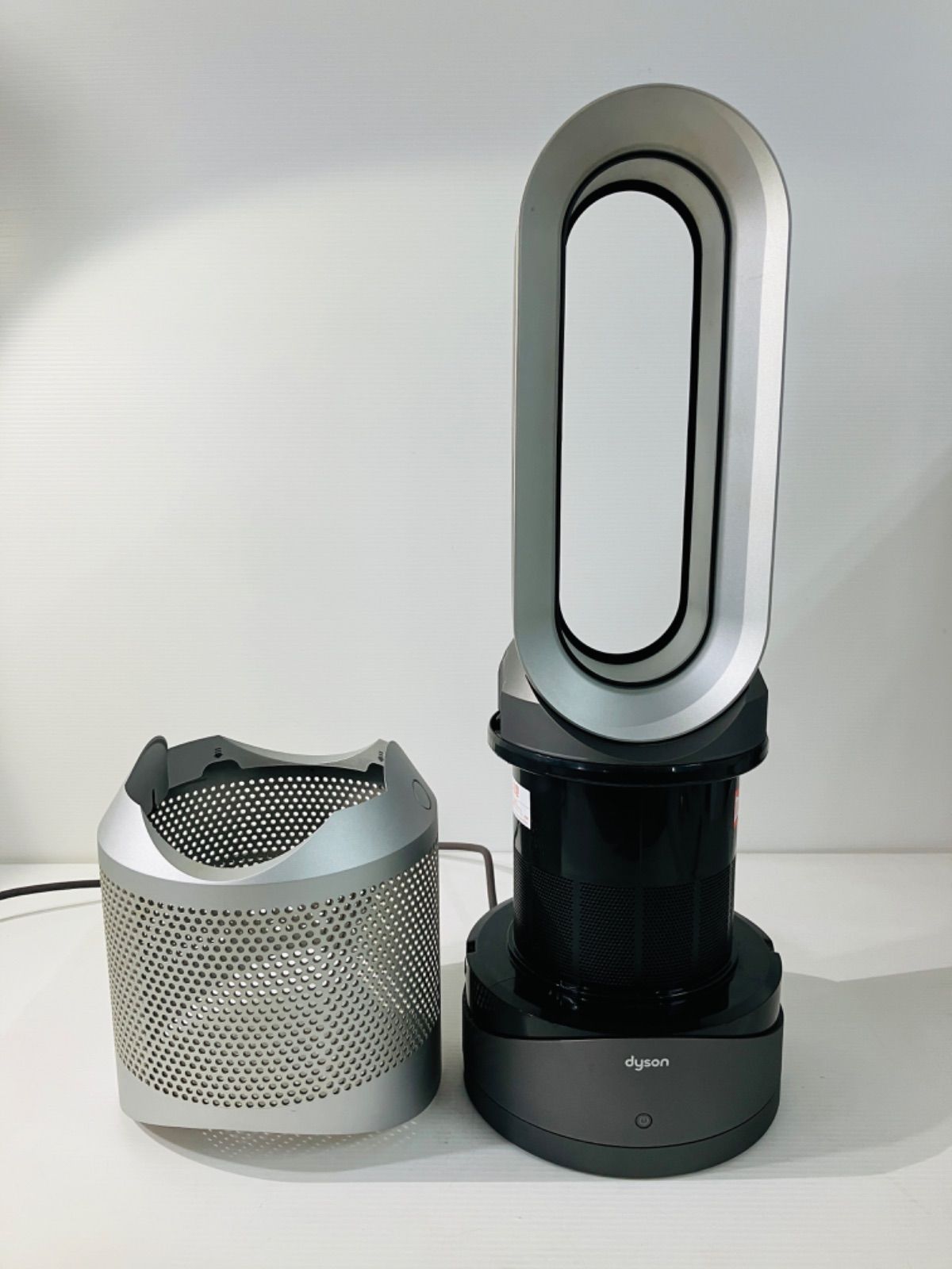 ★ 最終大幅お値下げ　ダイソン　Dyson     空気清浄機能付ファンヒーター　hot＋cool HP00   ダイソン株式会社   2022年製　 涼しく　快適　暖かくて　寛ぎ ジャンク品　中古品　現状品　3.52kg  ★