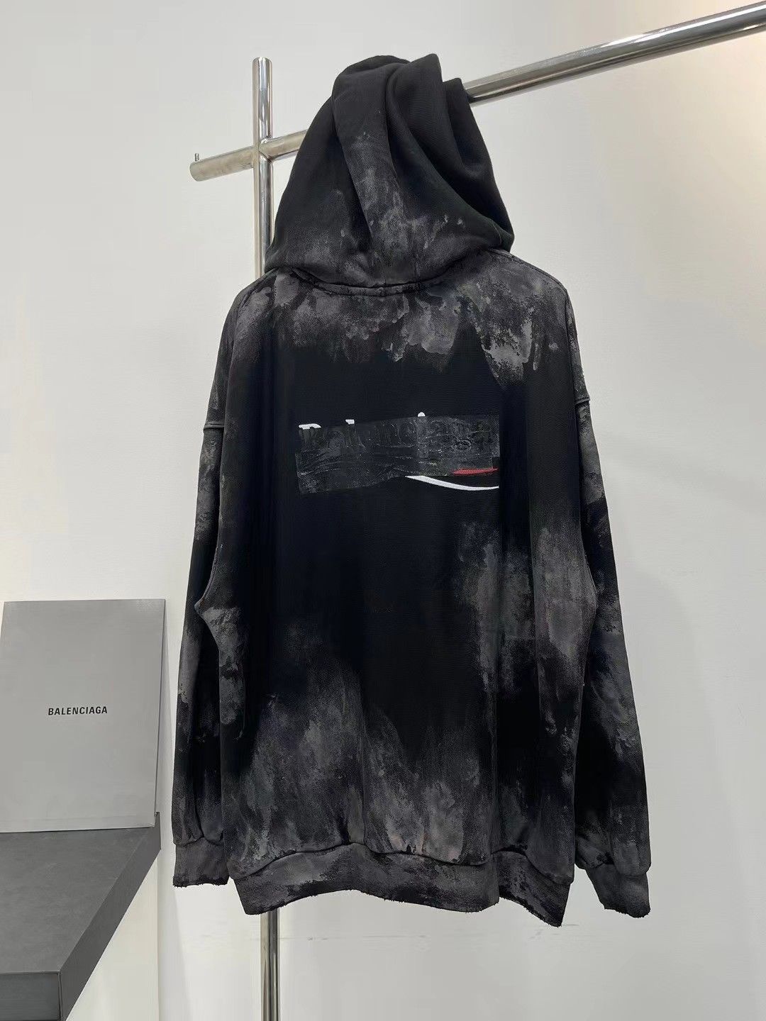 BALENCIAGA キャンペーンロゴ　グラフィティ　デストロイ ジップパーカー