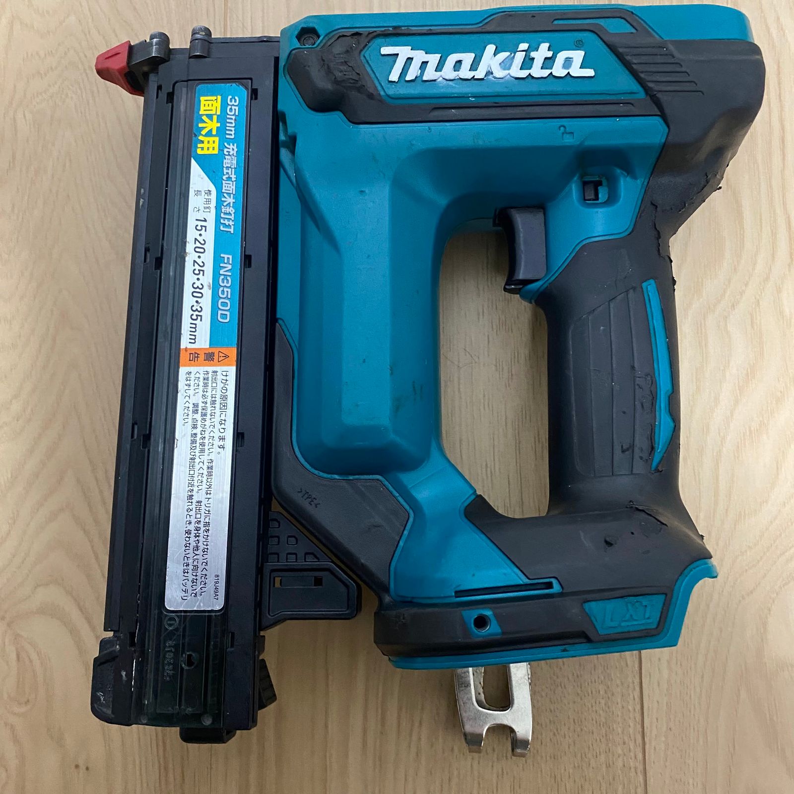 ☆正常動作中古品 Makita マキタ 18V FN350 充電式面木釘打機 本体のみ 35mmフィニッシュネイル付き☆ - メルカリ