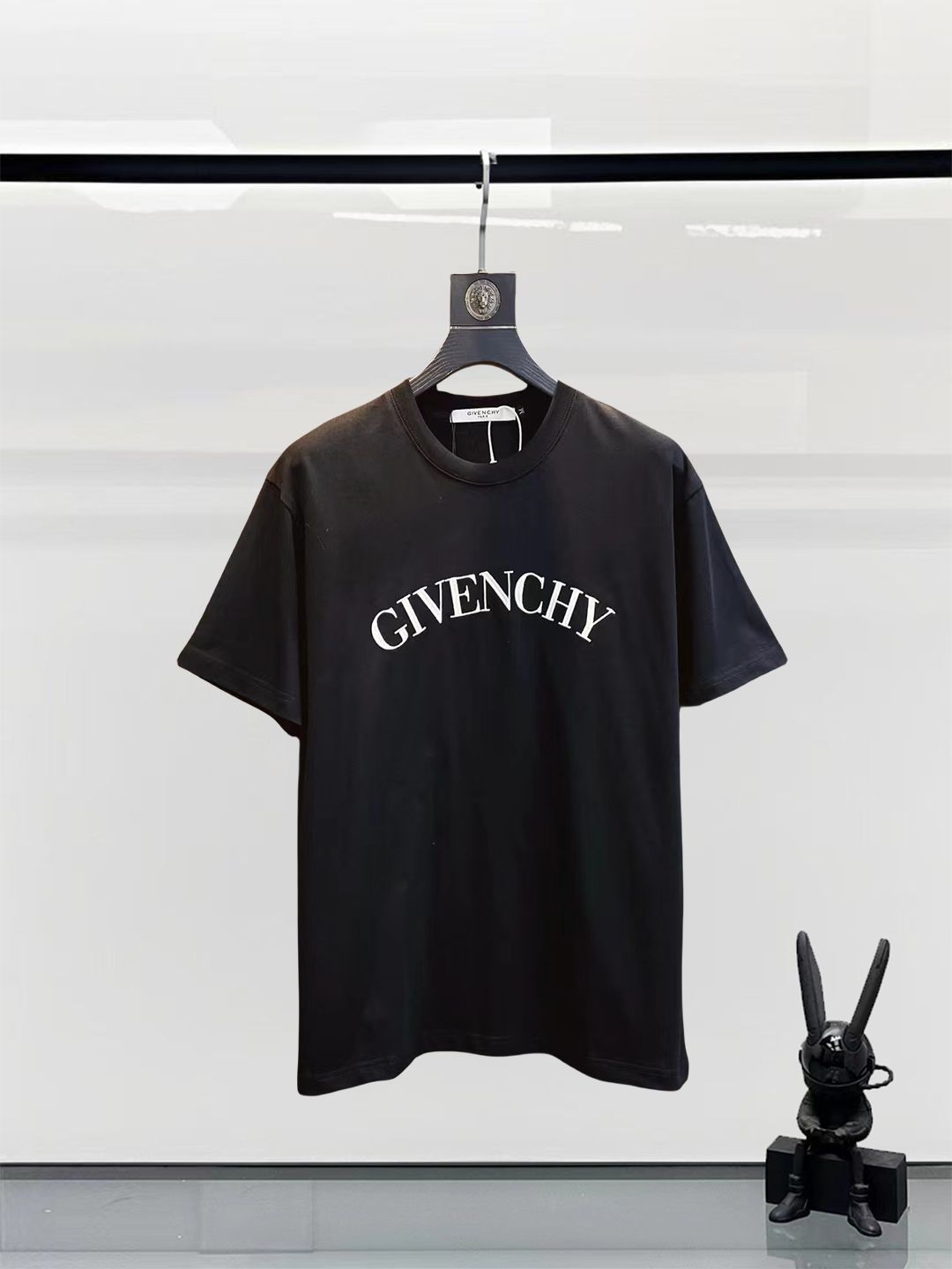 【GIVENCHY】25SS コットン GIVENCHYエンボスロゴ Tシャツ GIVENCHY】25SS コットン GIVENCHYエンボスロゴ 長袖 Tシャツ