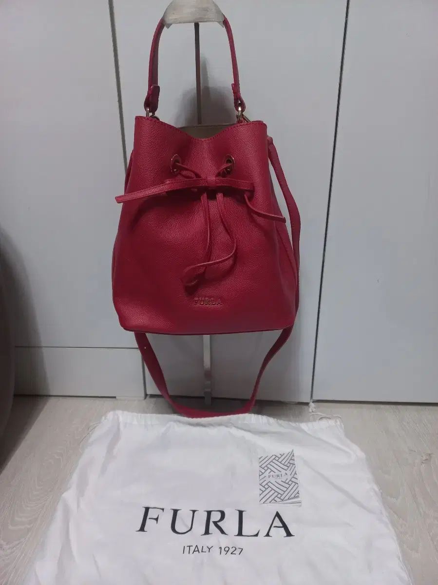 훌라 正規品 COS タン バケットバッグ レッド