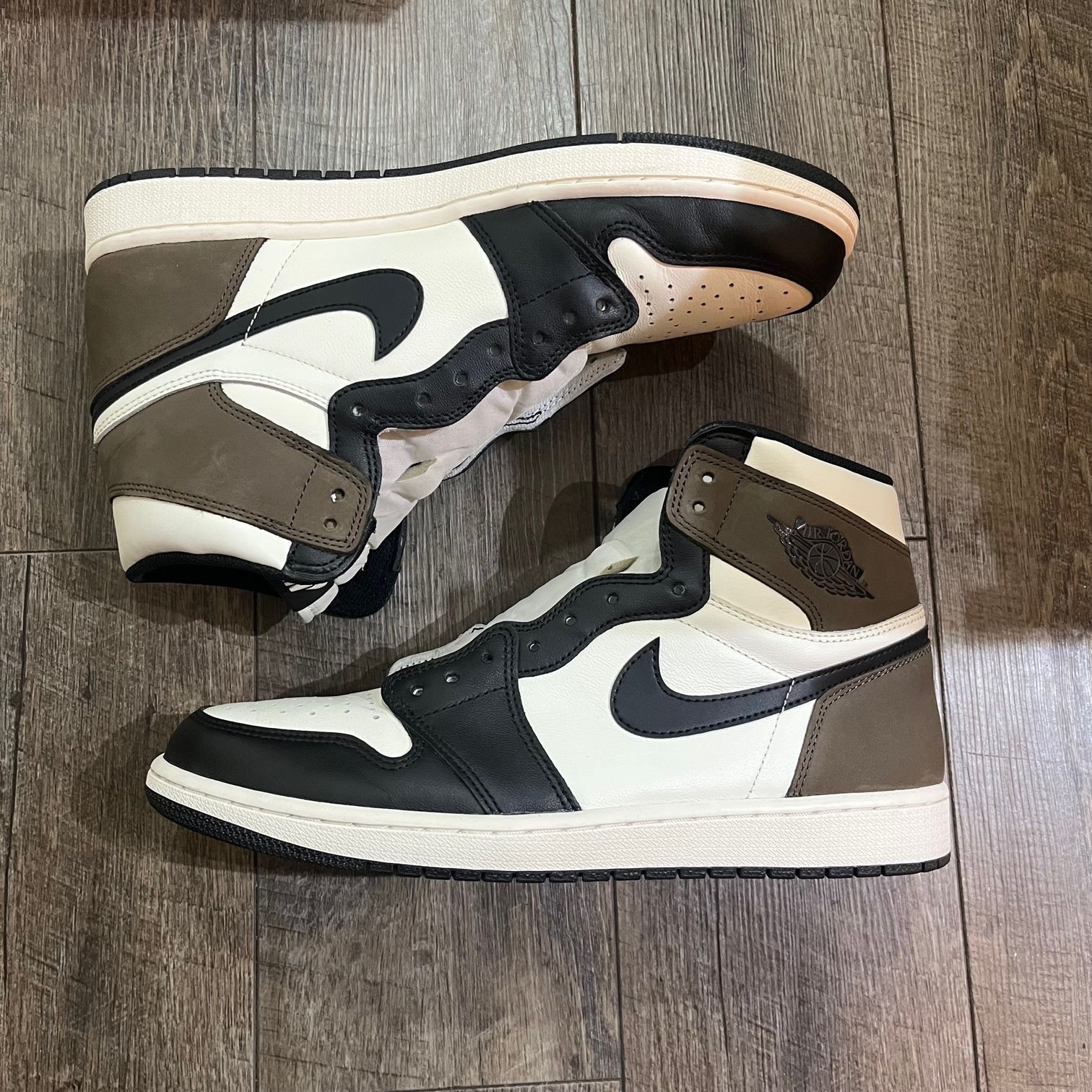 国内正規 美品 NIKE AIR JORDAN 1 RETRO HIGH OG “MOCHA” ナイキ エア ジョーダン1 レトロ ハイ OG  ダークモカ 555088-105 スニーカー 30cm 58994A - メルカリ