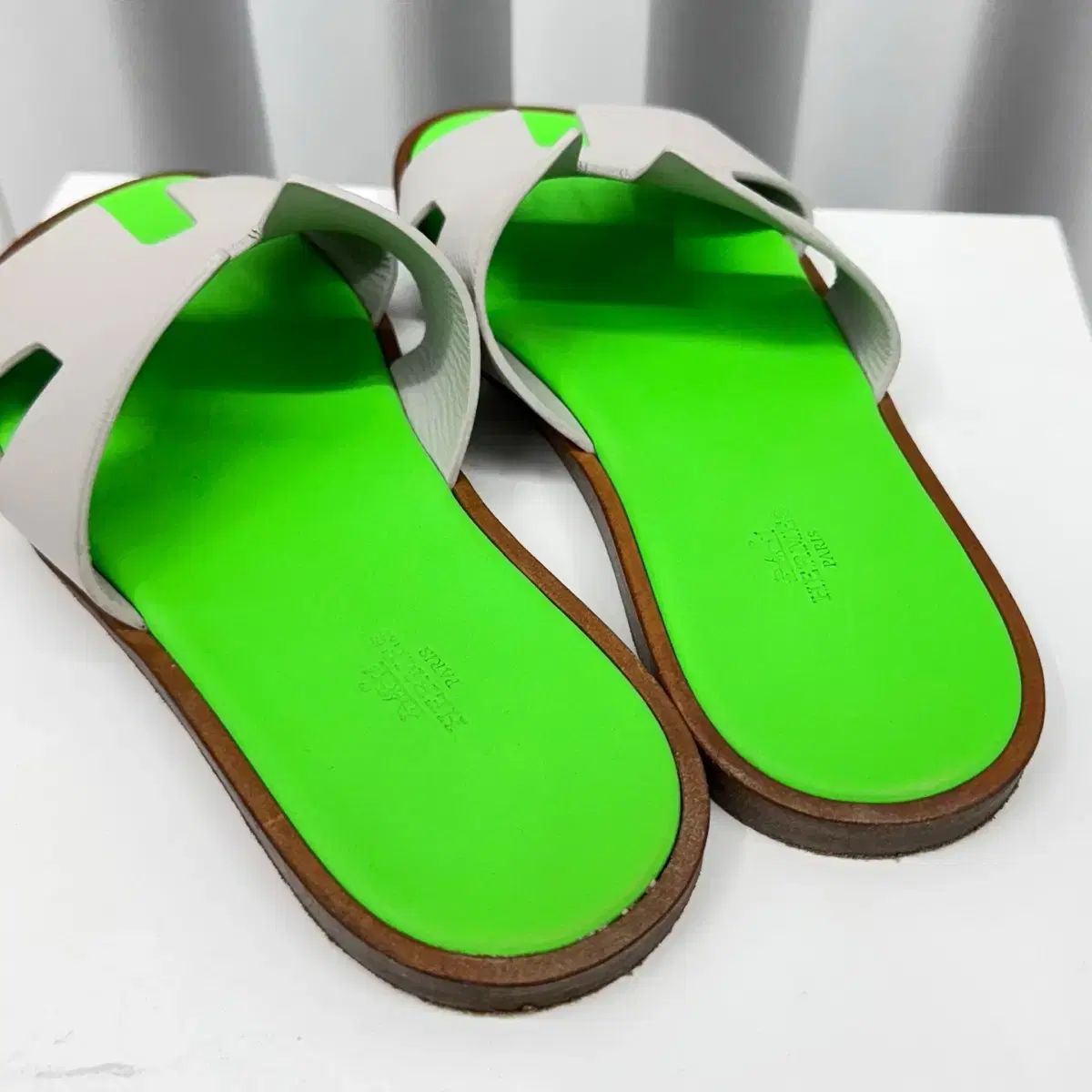 エルメス Hermes サンダル スリッパ イズミール イズミール スリッパ 正規品 ／ HERMES(エルメス) イズミール ツートン