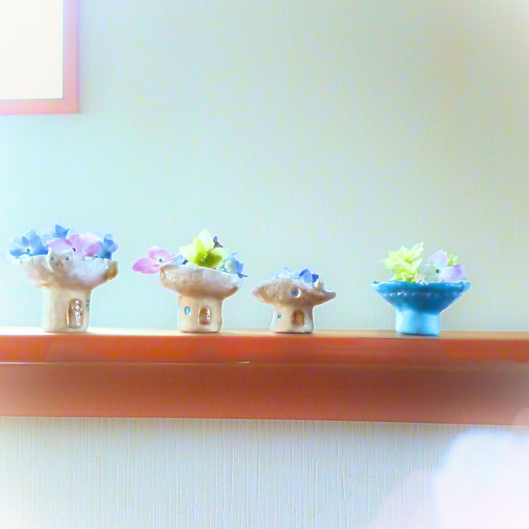 ターコイズ花柄の一輪挿し 小さな花が主役になる一輪挿し ターコイズブルー - メルカリ
