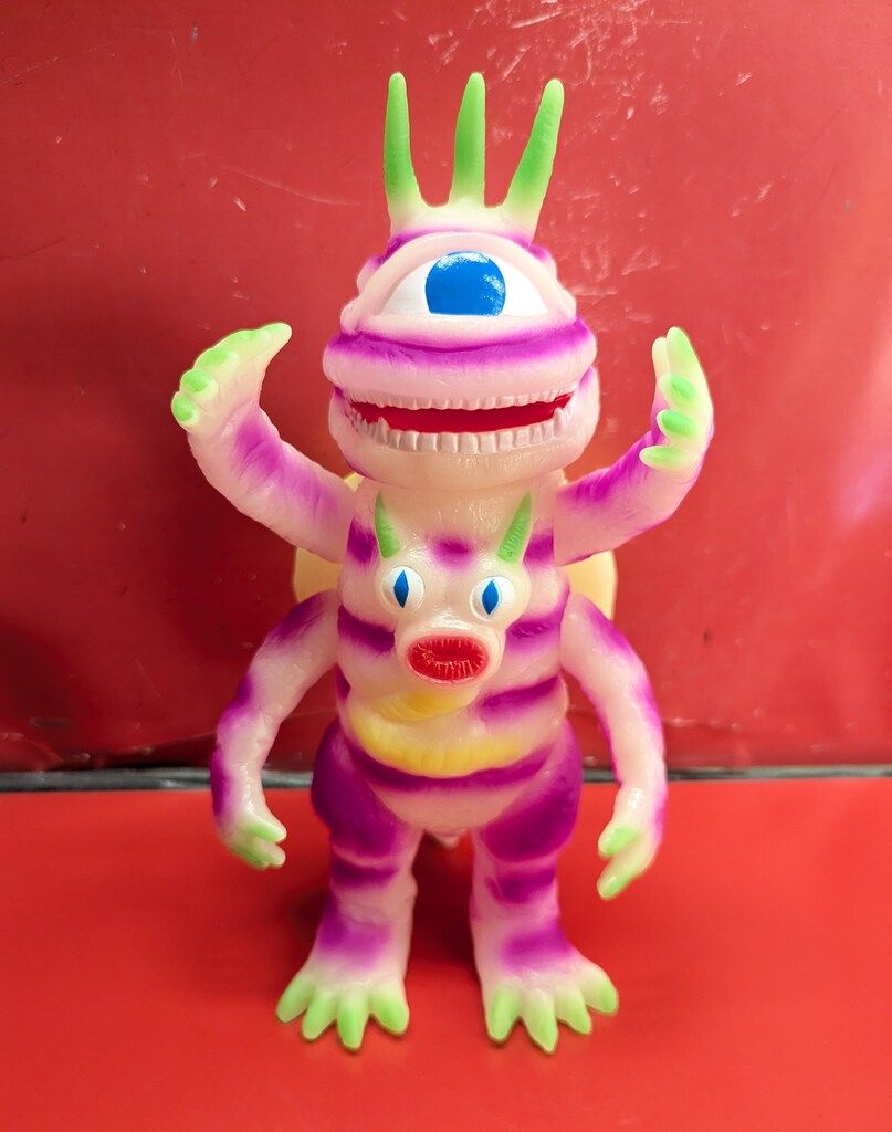 MEDICOM TOY 4本腕 バクラー 寄生虫バクラー 蛍光 パープル塗装