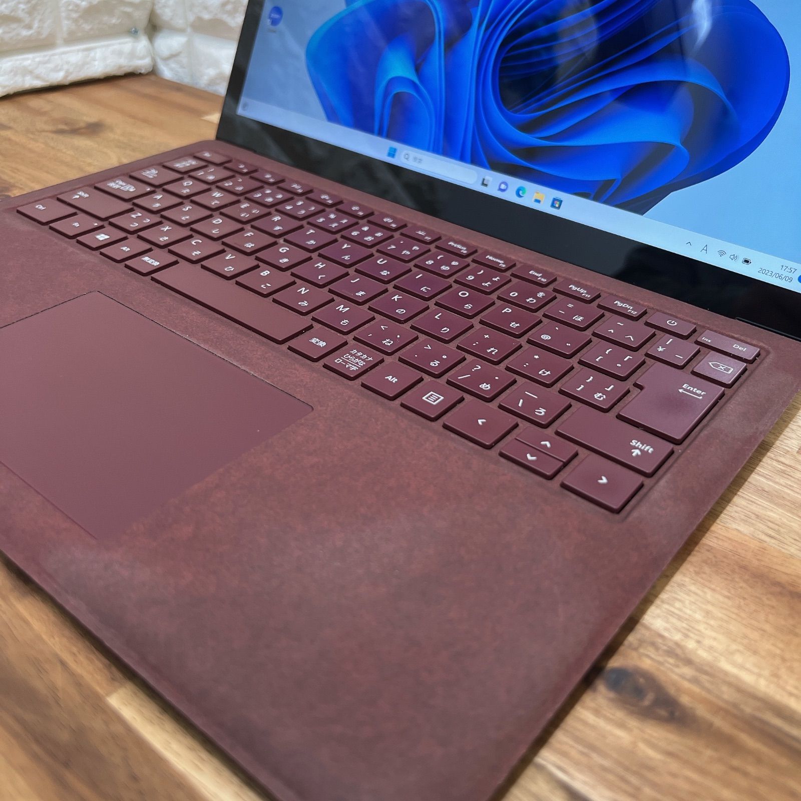 ☘Surface laptop☘Core i5第7世代☘爆速SSD256GB搭載 - ほんぽくんの