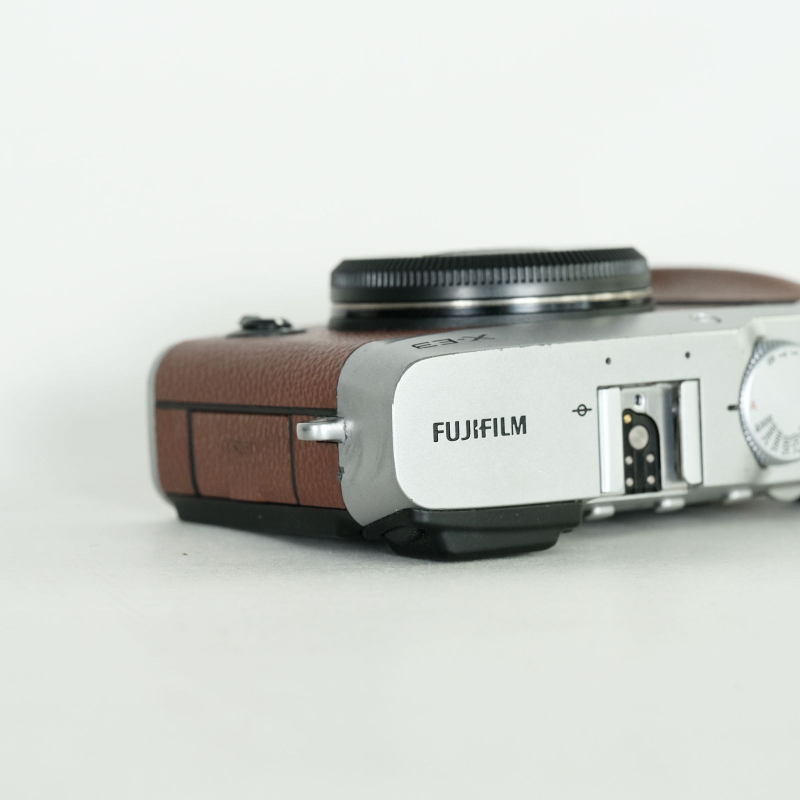 シャッター数26,222回] FUJIFILM X-E3 ボディ ブラウン / 富士フイルム 