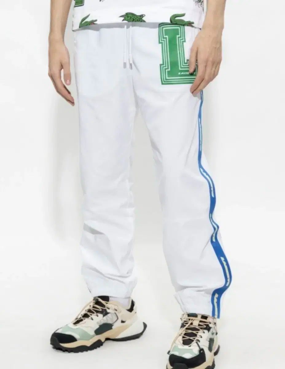 【雷市場（ポンジャン）商品韓国直送】 LACOSTE(ラコステ) 休日 防水 トラックパンツ