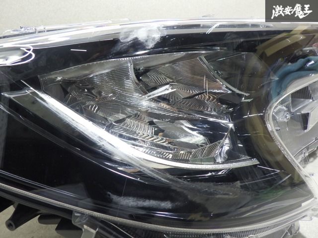 ストア出品】トヨタ純正 ZWE211 カローラツーリング ヘッドライト