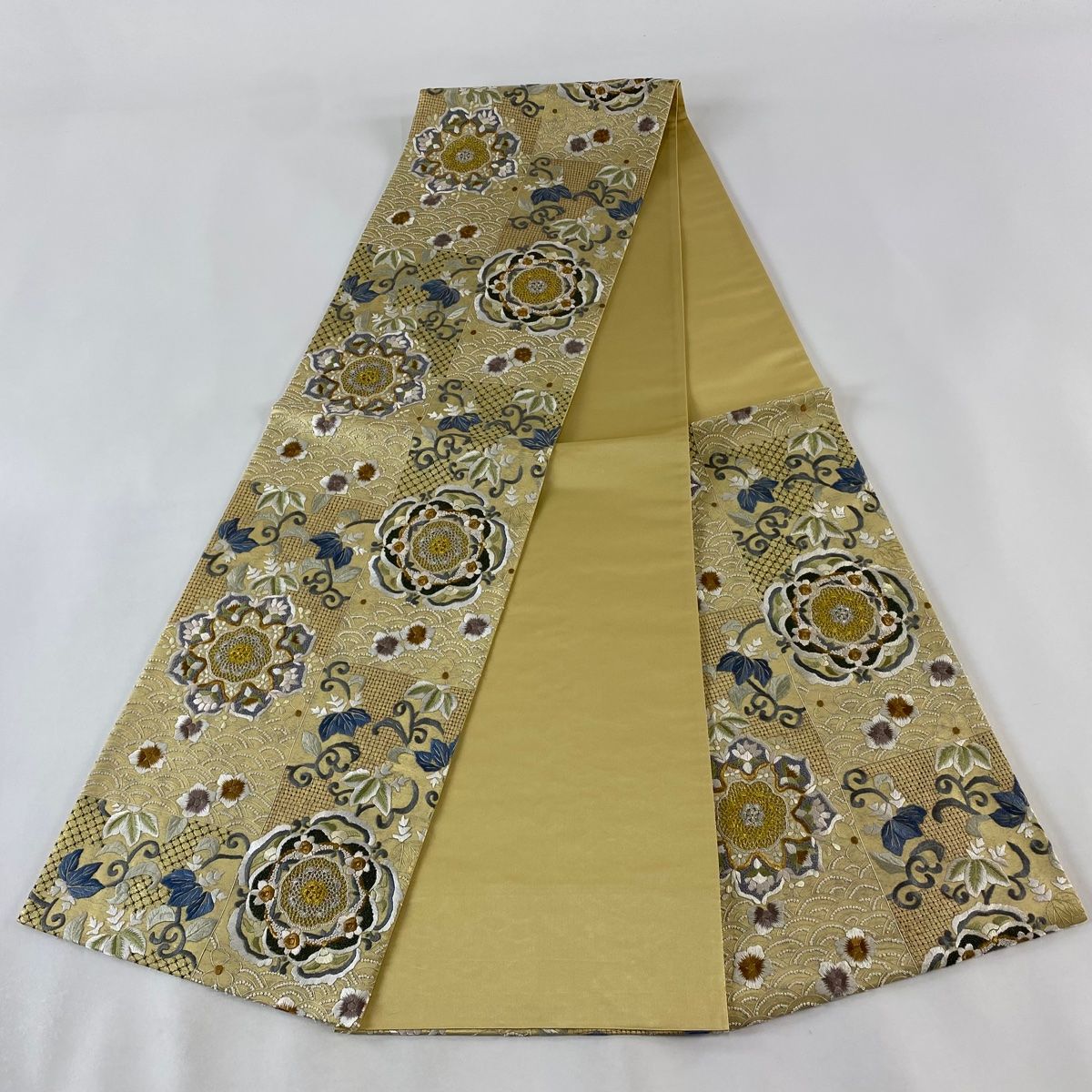 袋帯 美品 逸品 華文 花唐草 金銀糸 刺繍 ベージュ 六通 正絹