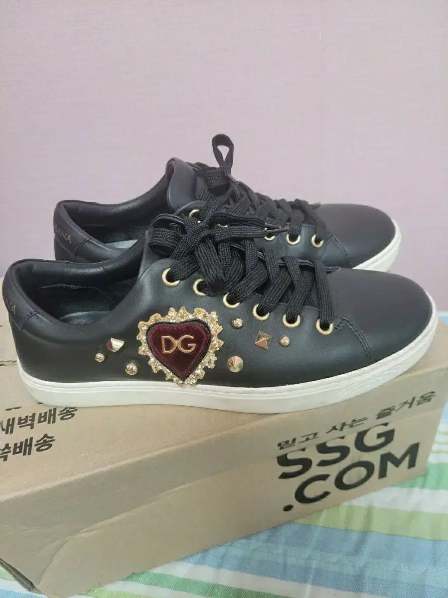 2 3回履いた状態良し Dolce-Gabbana ドルチェ＆ガッバーナ ハート プリンセススニーカー スポーツスニーカー