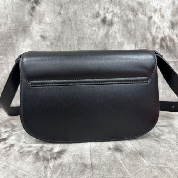 M*U様 DIESEL レザーショルダーバッグ ブラック Diesel 1DR レザーショルダーバッグ | ブラック | FARFETCH JP