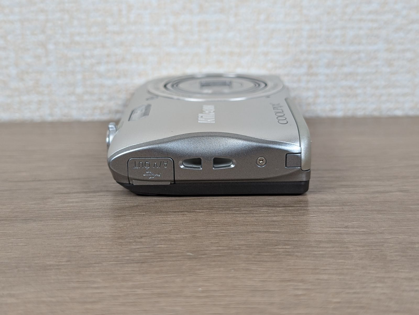 ☆美品☆Nikon COOLPIX S3700 シルバー Wi-Fi搭載でスマホ転送楽々