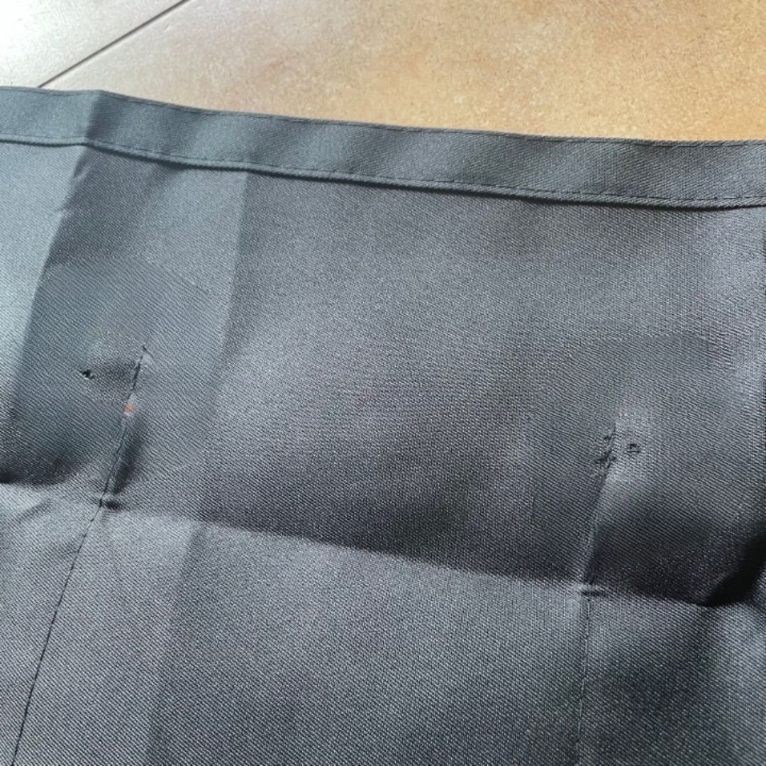 撥水ショートエプロン 黒 男女兼用フリーサイズ 大きめポケット付き 家事や作業に使いやすいシンプルデザインソムリエエプロン カフェエプロン ガーデニング サービス 2ポケット ショート 飲食店 前掛け 男女兼用 仕事用 家庭用 業務用 無地 汚れにくい SKLAD-KIRPICHA_RU