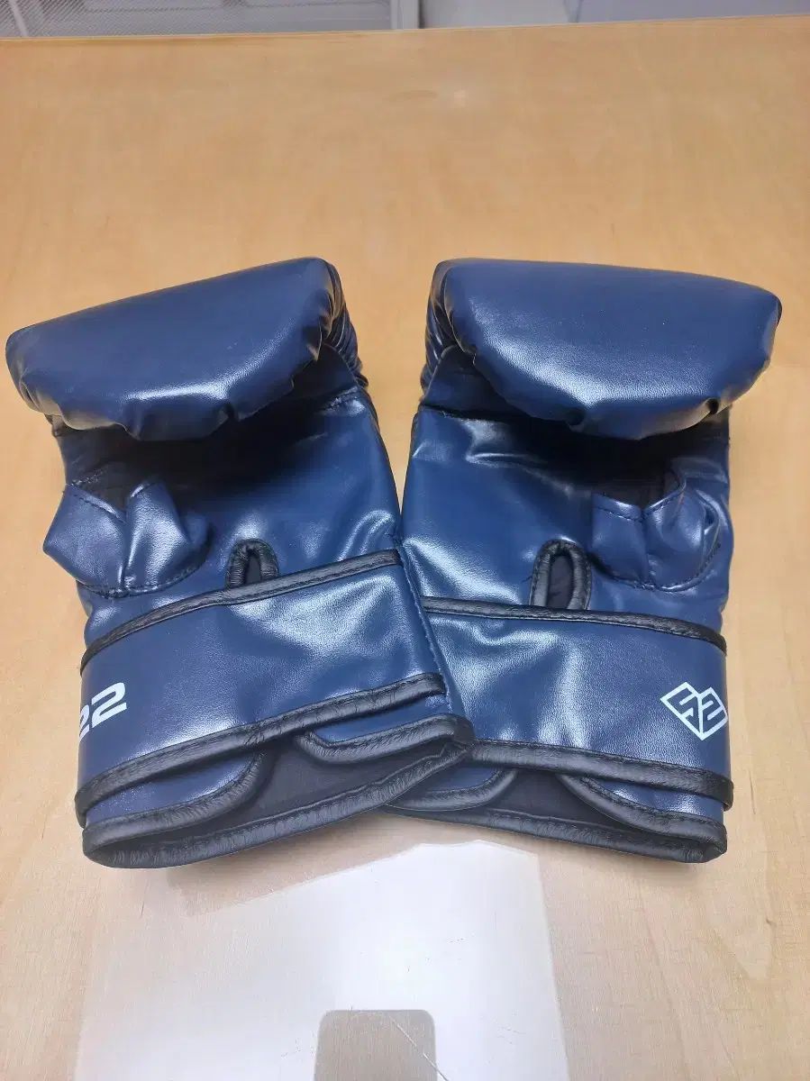 ISAMI BOXER 14oz ネイビー ボクシンググローブ ISAMI BOXERボクシング