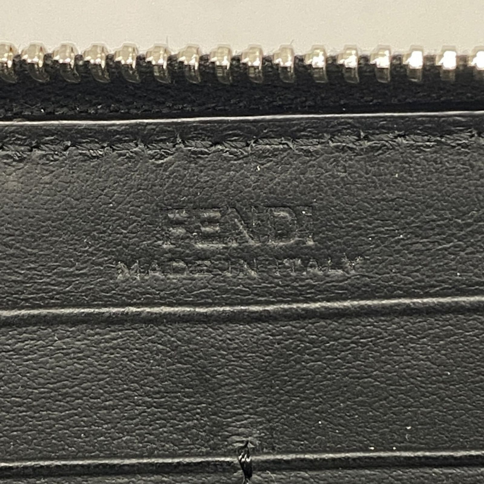 Fendi フェンディ