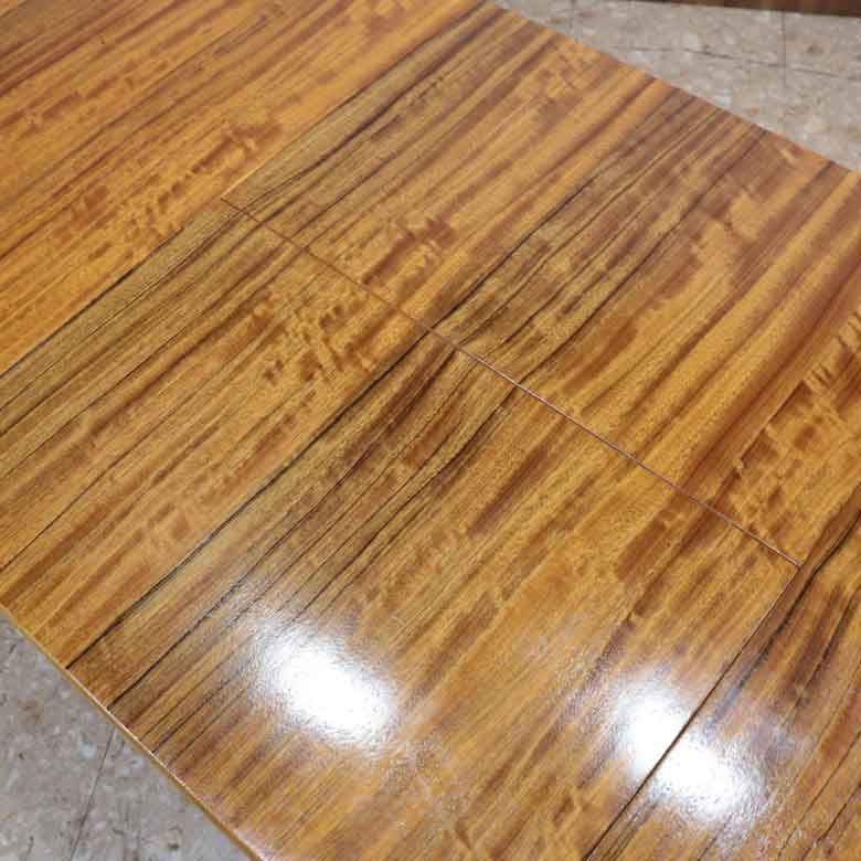 ダイニングテーブル