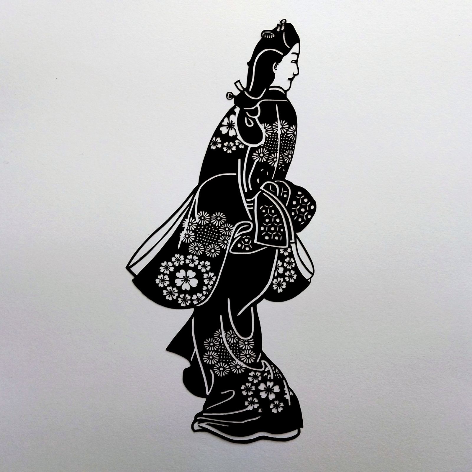 切り絵 見返り美人 切り絵のみ - メルカリ