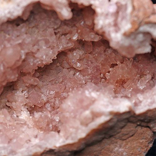 D86-204〕希少 ピンクアメジスト アルゼンチン産 ジオード クラスター