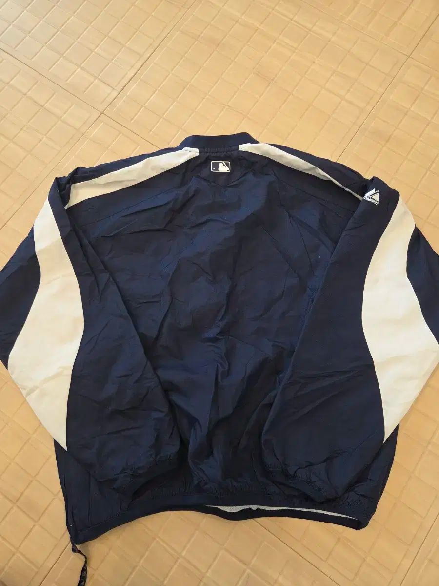 M マジェスティック デトロイト ウォームアップ