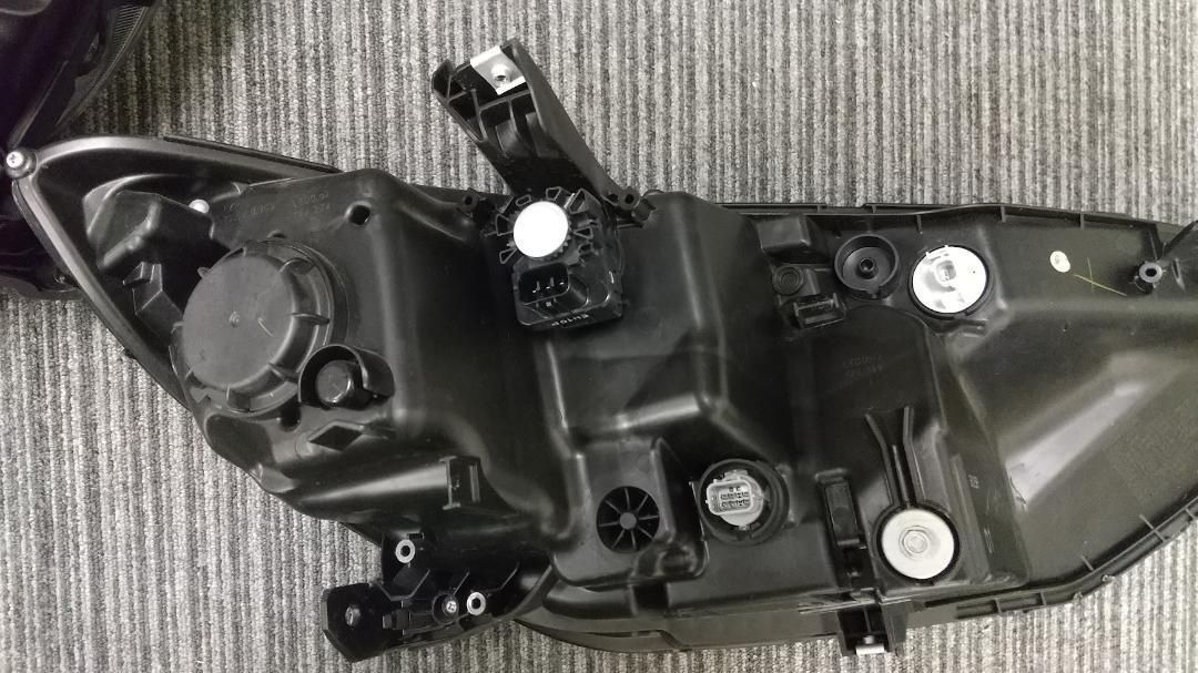 中古】ホンダ シャトル ハイブリッド GP7/GP8 ヘッドライトLED