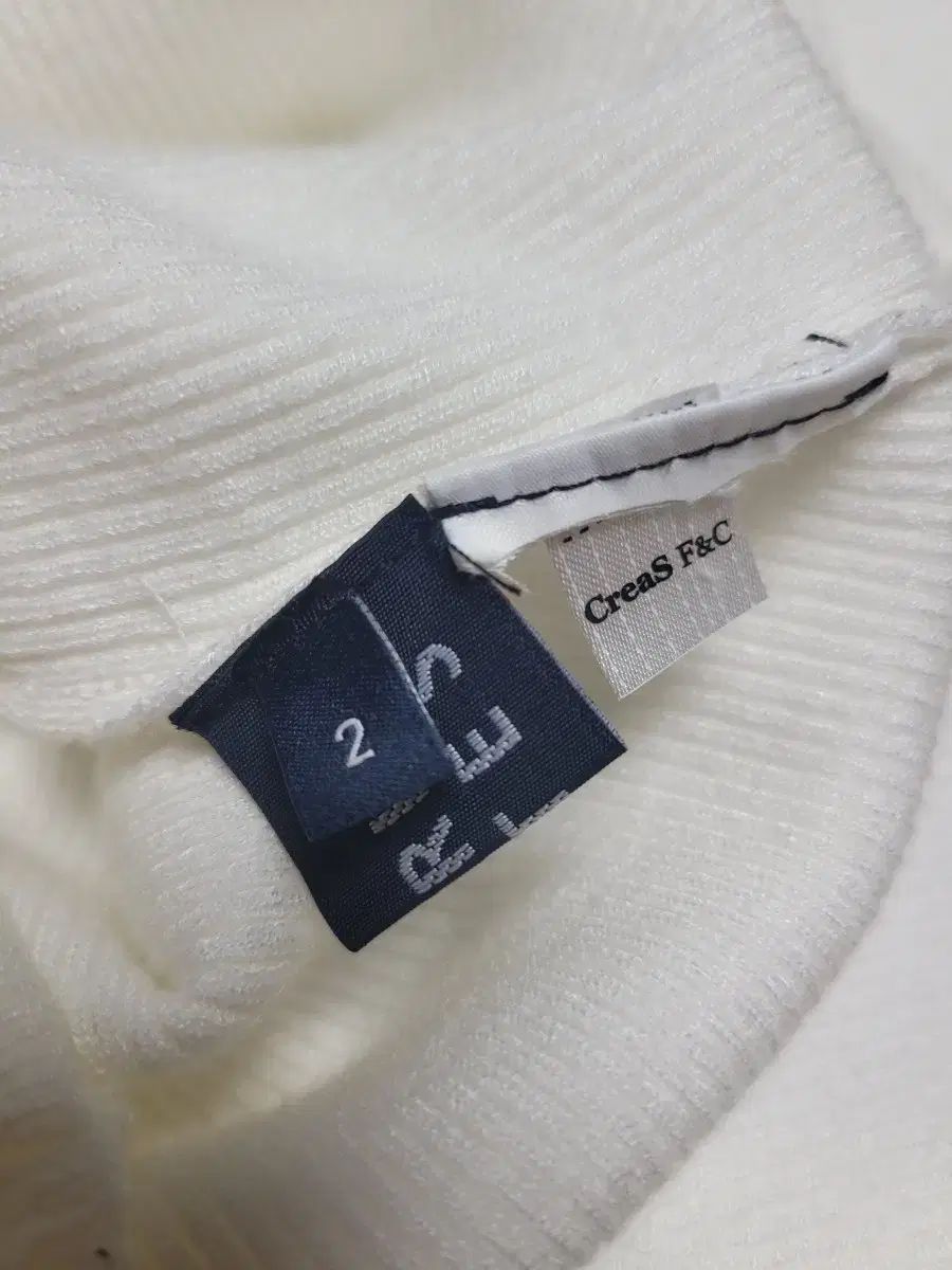 ゴージ タートルネック