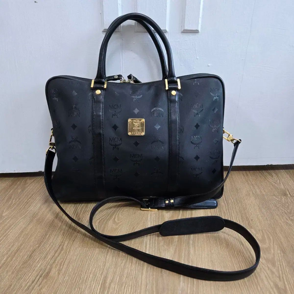 MCM(エム シー エム) 正規品 ユニセックス ブリーフケース - メルカリ