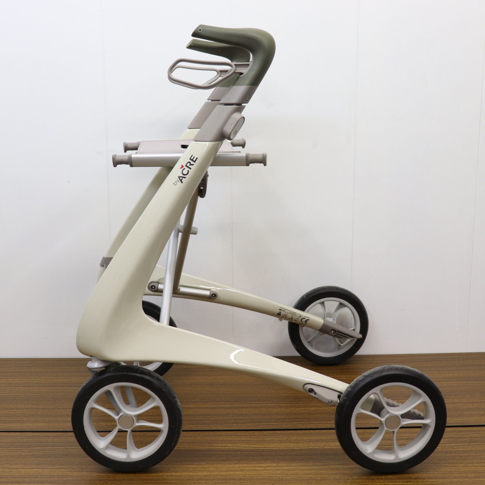 美品】歩行器 byACRE カーボン・ウルトラライト 外箱・付属品完備