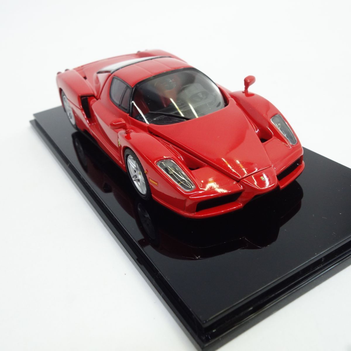 ミニカー京商　フェラーリエンツォ　ロッソスクーデリア 1/43 京商 1/43 フェラーリ エンツォ レッド ミニカー ※中古/難有